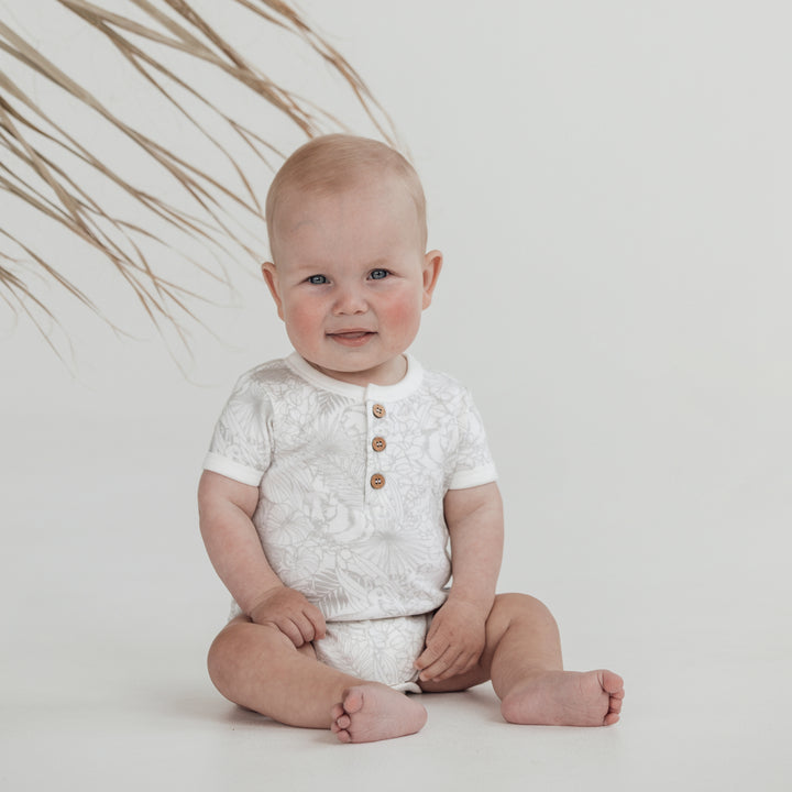 Aster & Oak About us Organic baby clothes. Allergy safe. Ethically made. 100% cotton. Designed in WA. Free shipping.  