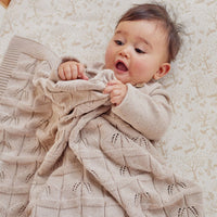 Sand Fleck Knit Leaf Blanket