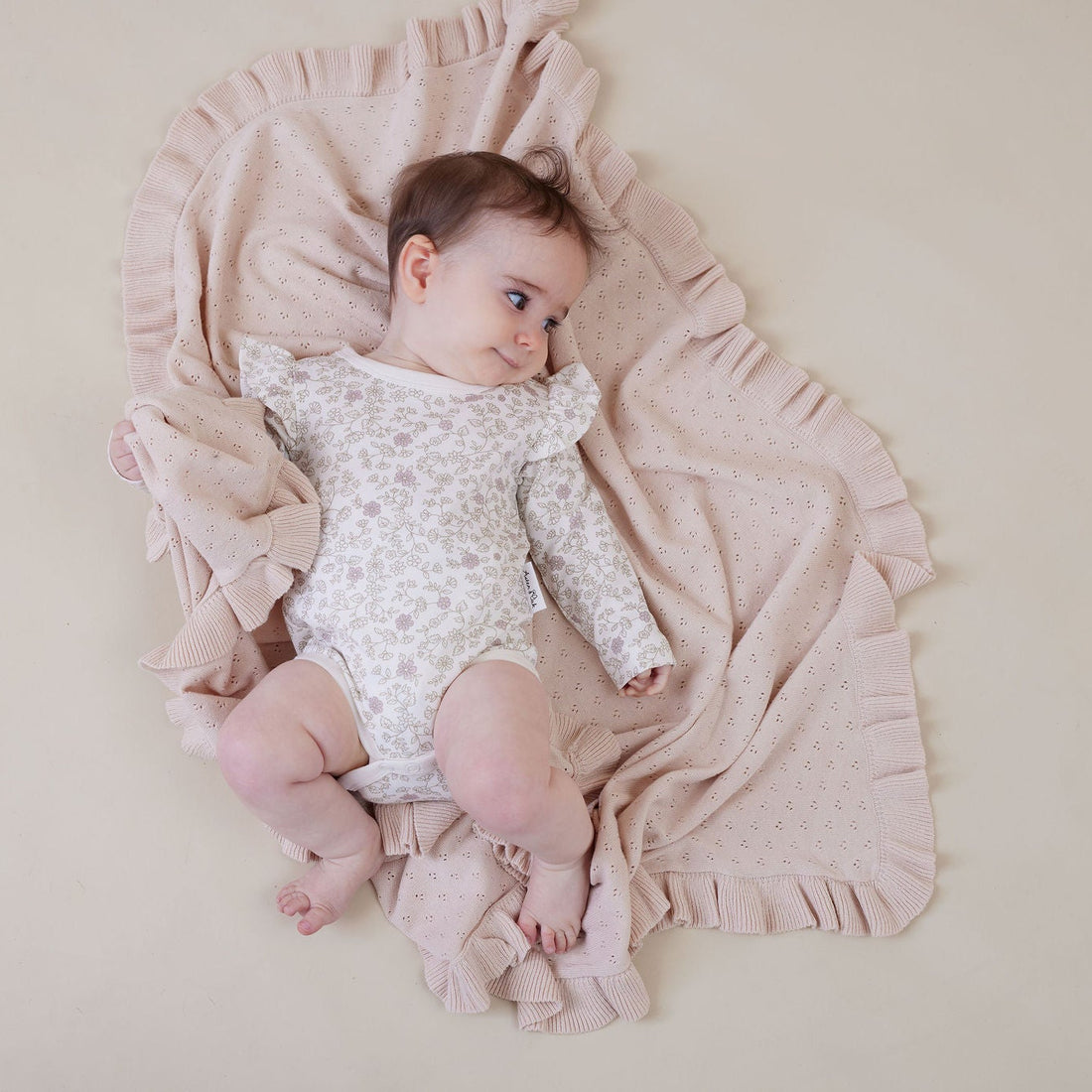 Oatmeal Ruffle Knit Blanket