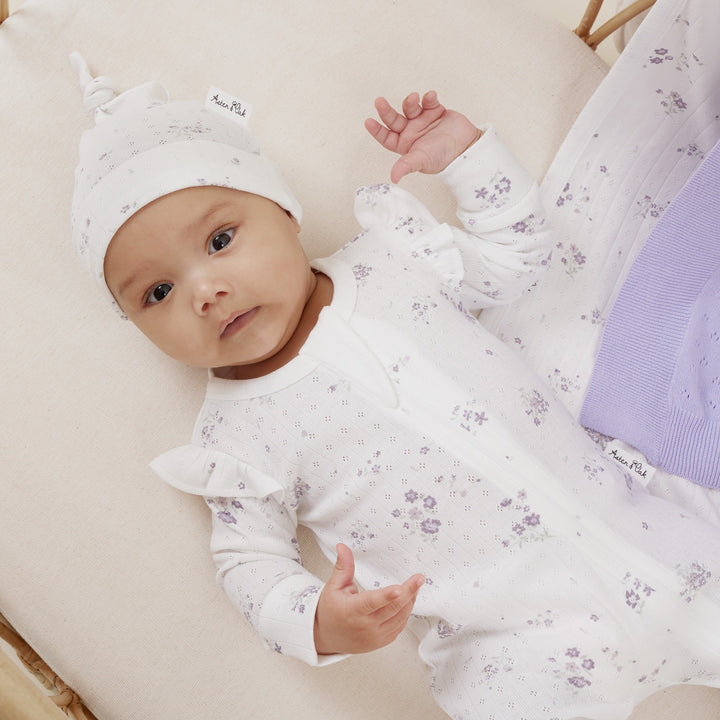 Which Fabrics Should You Look for if a Baby Has Sensitive Skin?