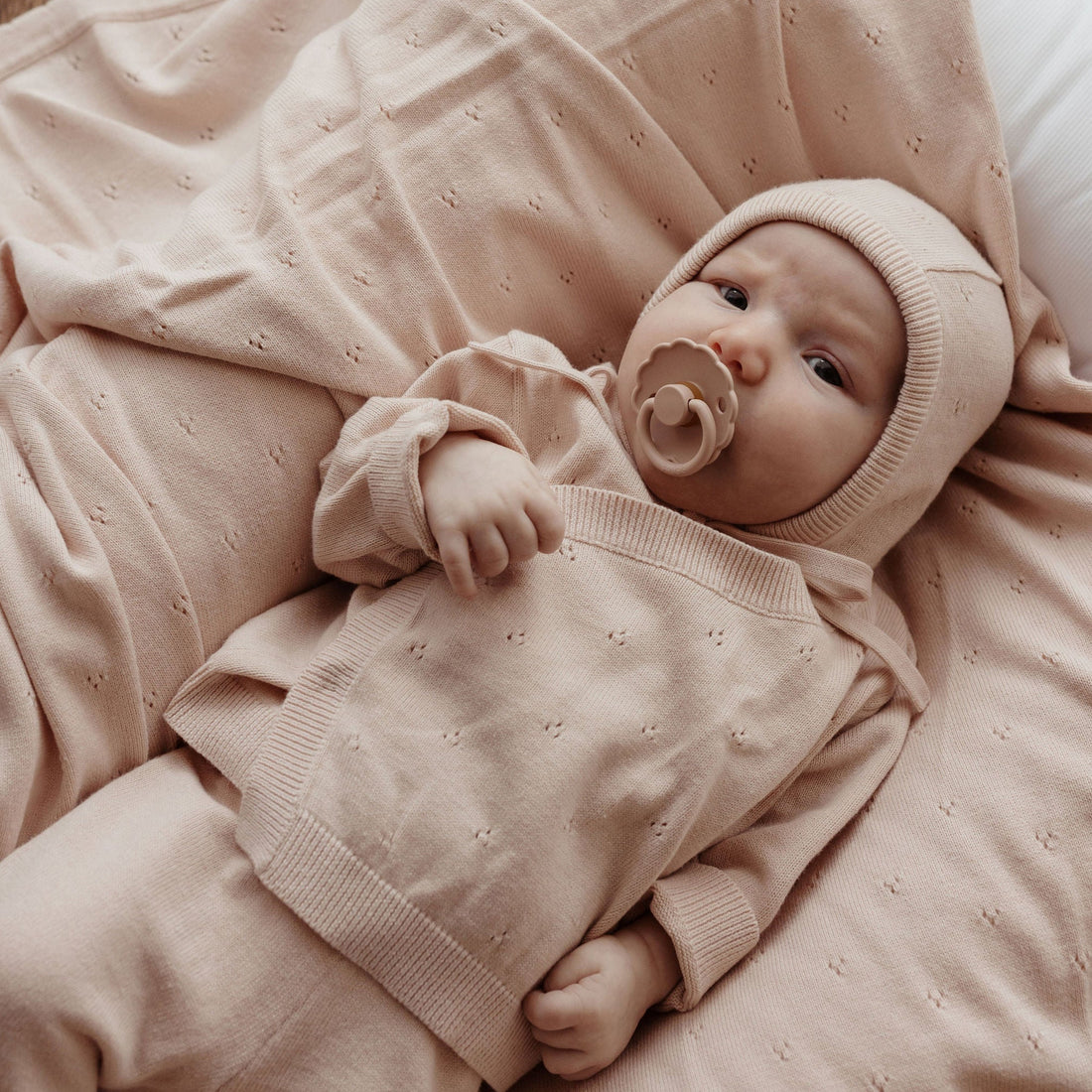 Aster & Oak Organic Heirloom Knitted 4 Piece Baby Gift Set Pink
