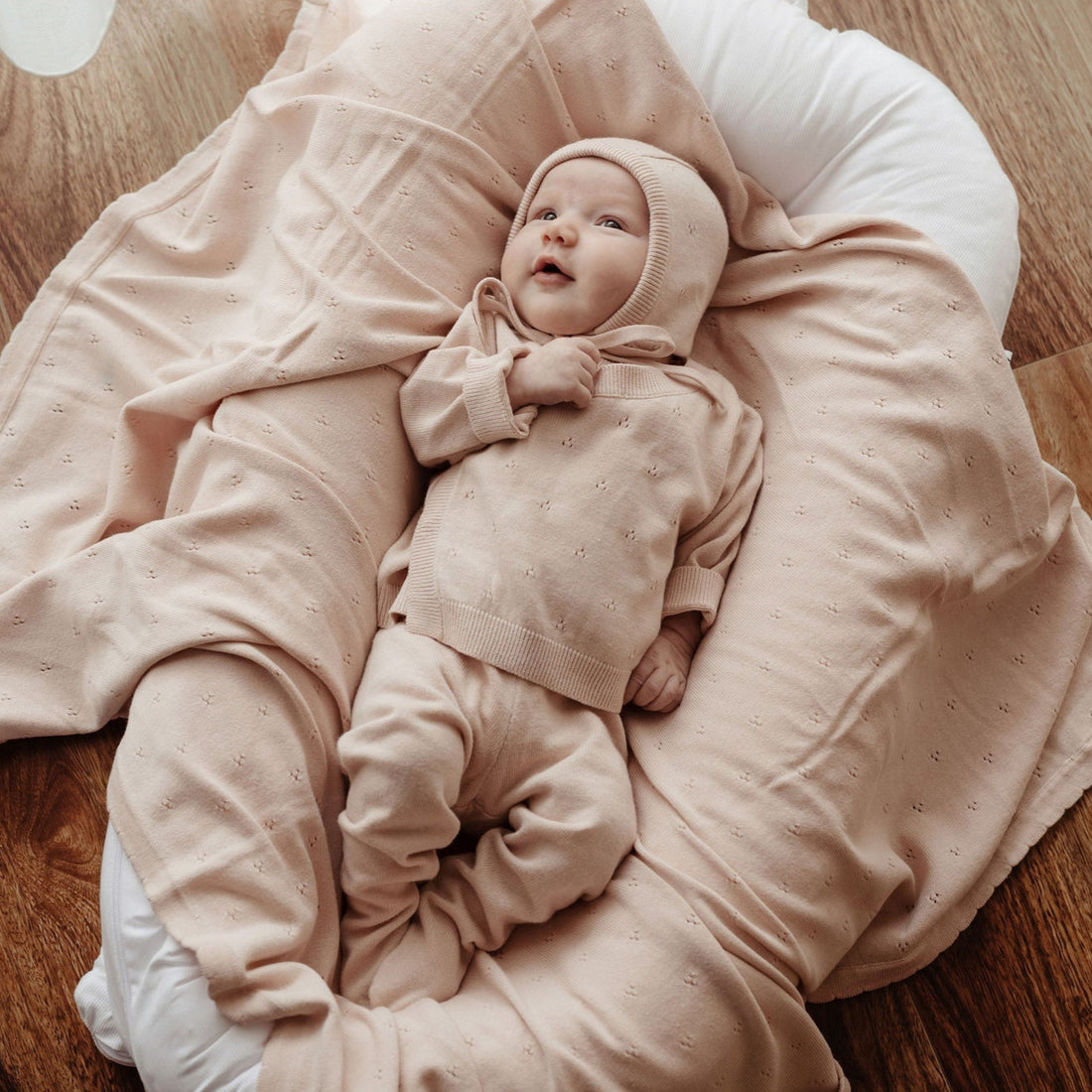 Aster & Oak Organic Heirloom Knitted 4 Piece Baby Gift Set Pink